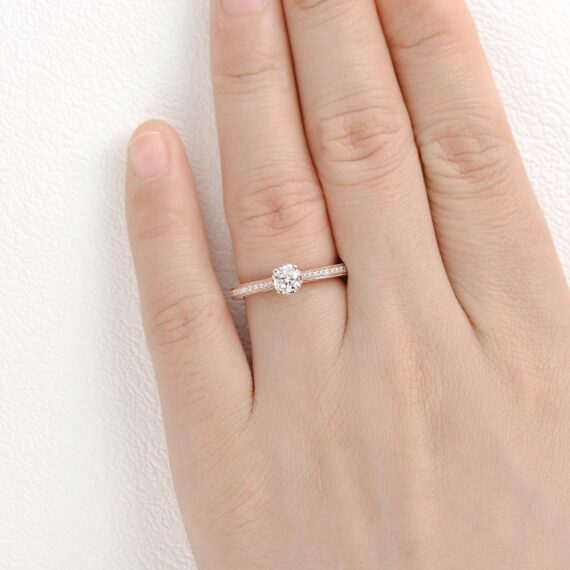 1.03 CT Round Brilliant Cut Moissanite Bridal Engagement Ring