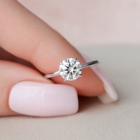 1.0 CT Round Cut Moissanite Solitaire Engagement Ring