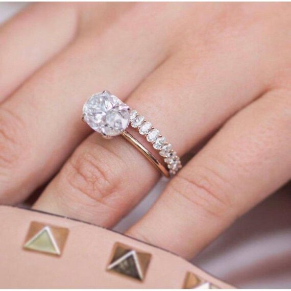 3.85 CT Oval Cut Moissanite East-West Solitaire Engagement Ring