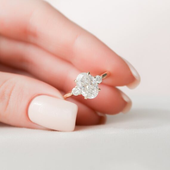 2.0CT Oval Cut Three Stone Moissanite Diamond Engagement Ring